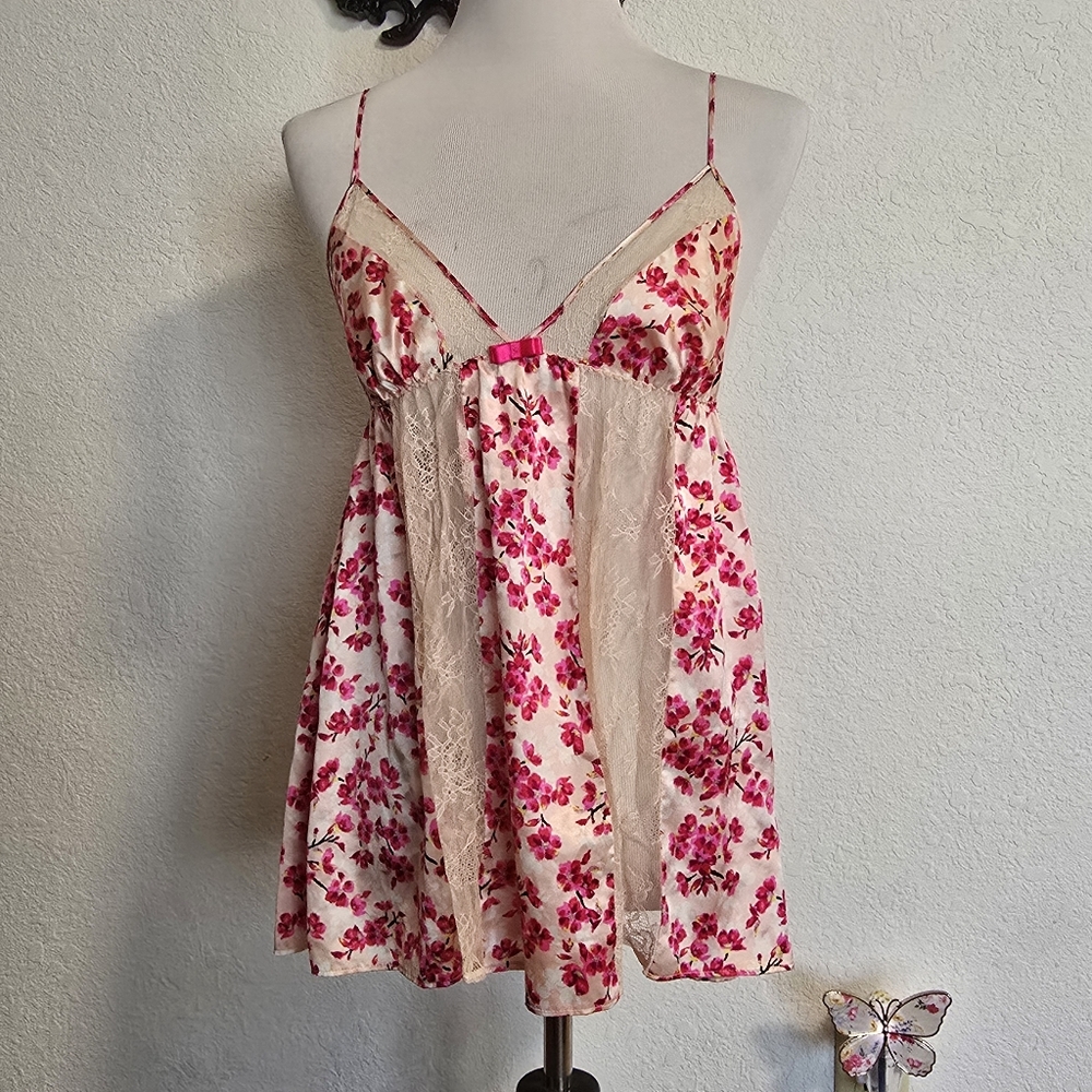 Victoria's Secret Floral Lace Trim Chemise